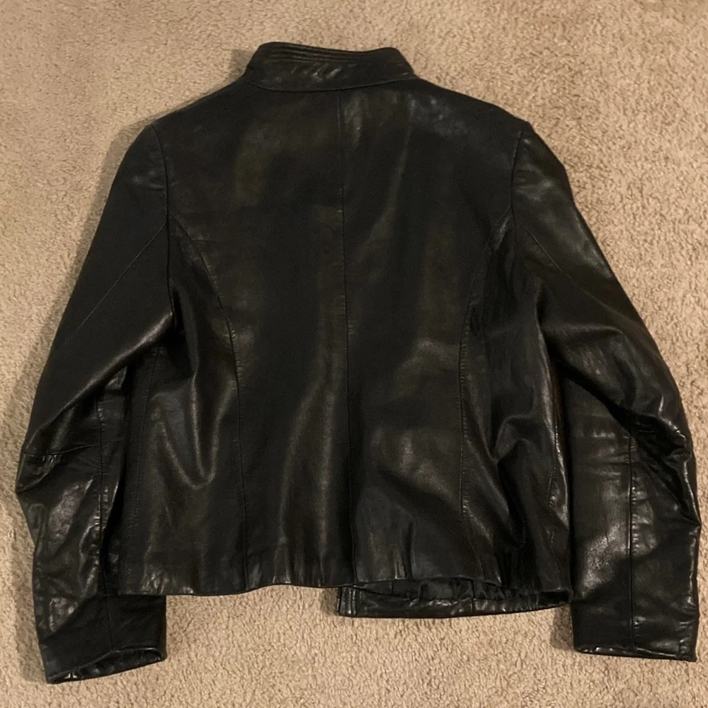 DKNY Women's Sleek Black Leather Jacket - Picture 4 of 10